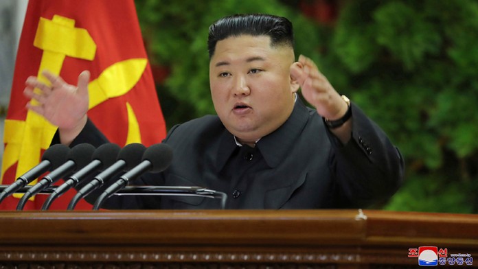 Tomáš Tatar oslavuje so spoluhráčmi z Montrealu gól proti Floride.