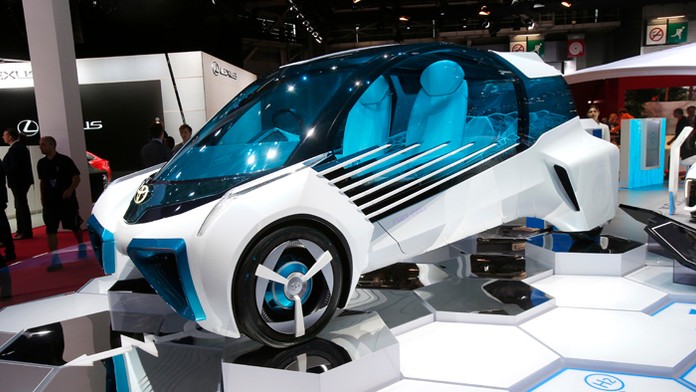 Toyota FGV Plus na parížkom autosalóne.