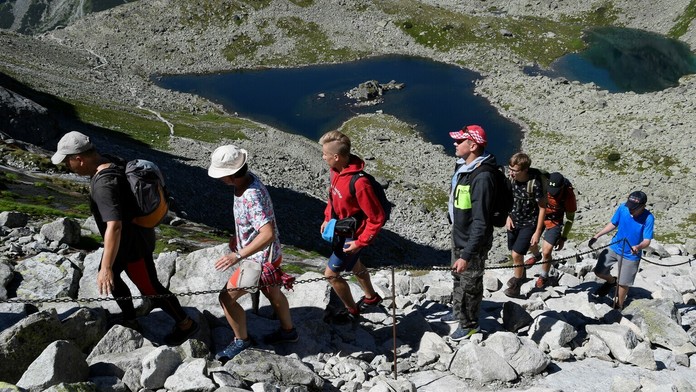 Martin Daňo pri bezpečnostnej kontrole pred inauguráciou Zuzany Čaputovej.