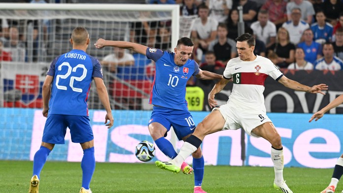 FOTO: Slovensko po sympatickom výkone podľahlo veľkému favoritovi o gól. Trápiaceho sa Ronalda zastúpil Fernandés