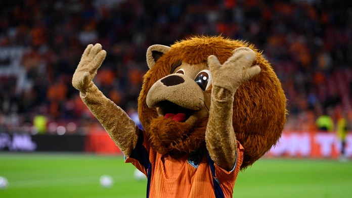 Nevídaná pokuta v Španielsku. Profesionálny futbalista obťažoval ženu v kostýme maskota