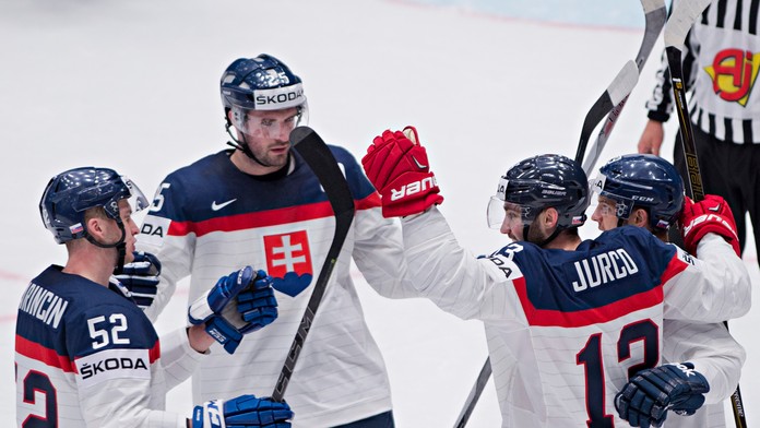 Radosť našich hráčov po góle do siete Maďarska.