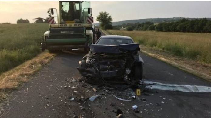 K tragickej dopravnej nehode došlo pri obce Hontianske Trsťany.
