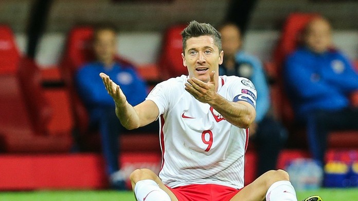Robert Lewandowski počas zápasu Poľsko - Kazachstan.
