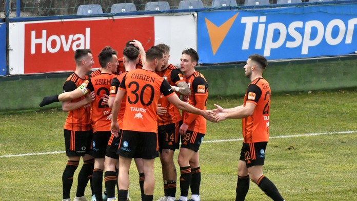 Na snímke gólová radosť futbalistov MFK Ružomberok.