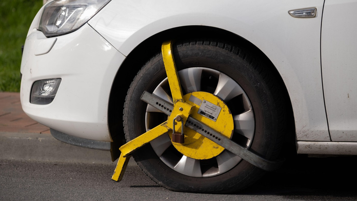 Stačí prekročiť rýchlosť o 50 km/h a prídete o vodičák. U susedov začali platiť tvrdé pravidlá