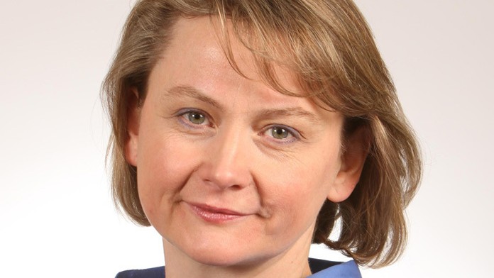 Tieňová ministerka vnútra labouristov Yvette Cooperová.