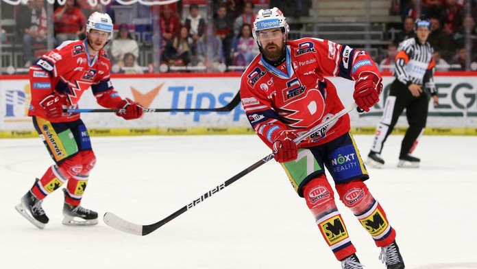 VIDEO: Slovenská párty v českej extralige: Kelemen a nechytateľný Čerešňák skórovali, postup majú takmer vybavený