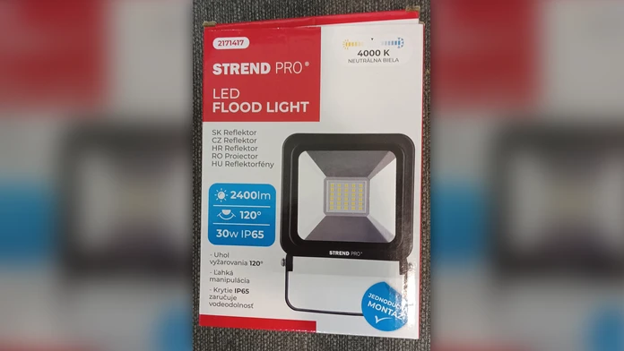 Nebezpečný LED reflektor.