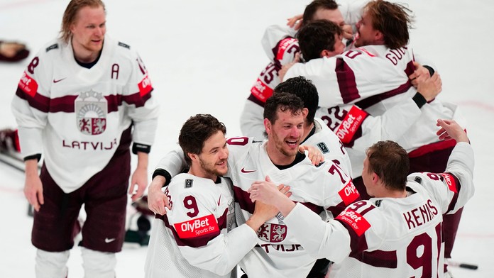 FOTOGALÉRIA: Lotyšsko oslavuje zisk historického bronzu. Pozrite si najzaujímavejšie snímky duelu proti USA