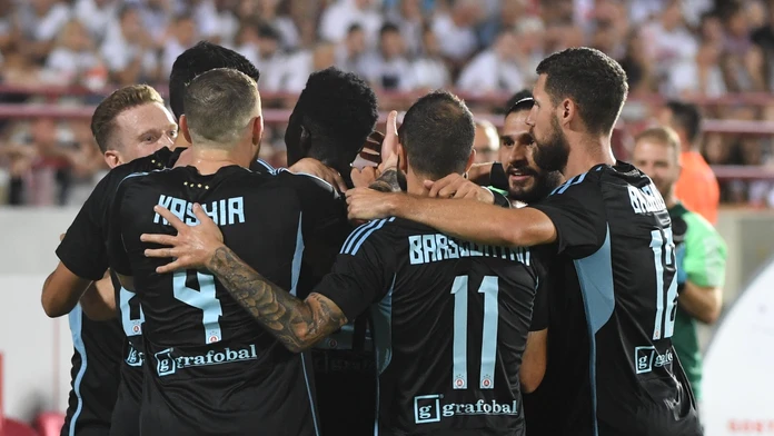  Futbalisti ŠK Slovan Bratislava sa tešia z gólu počas zápasu 2. predkola Ligy majstrov v Mostare