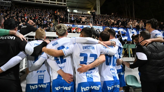 Z českého súboja slovenských brankárov vzišiel víťazne Holec. Ostrava udrela v nadstavení a ďalej žije svoj sen