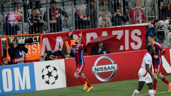 Franck Ribéry po zásahu do siete AS Rím. 