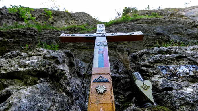 Český turista sa zrútil zo skaly v Manínskej tiesňave
