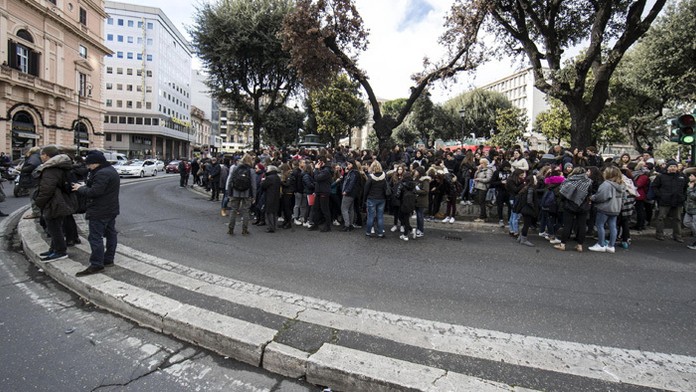 V Ríme evakuovali metro.