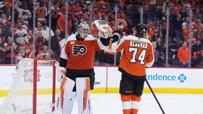 VIDEO: Philadelphia kráča za postupom pevným krokom. Pittsburgh si v play-off zatiaľ ani neškrtol