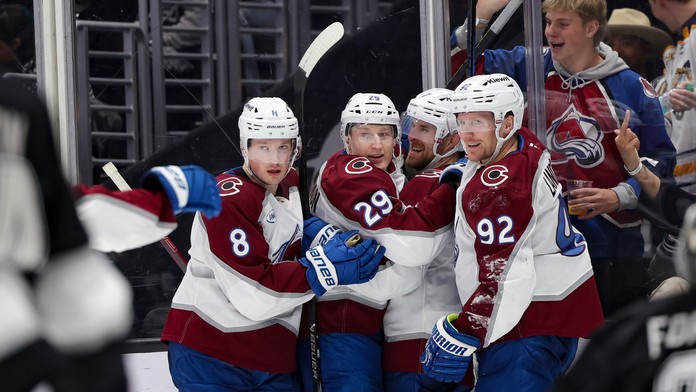 VIDEO: Čo začal, to aj dokončil. Hviezdny MacKinnon vykrútil Minnesotu, jeho Colorado zostáva na čele