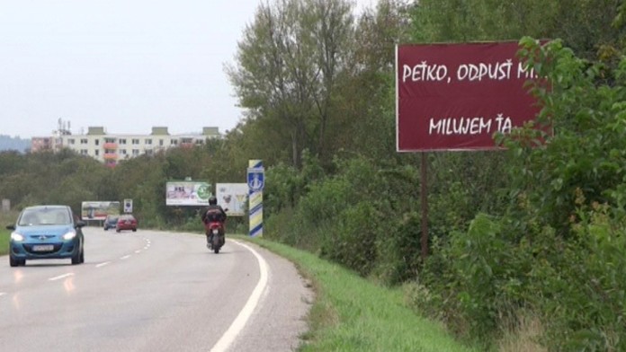 Láska cez bilbord.