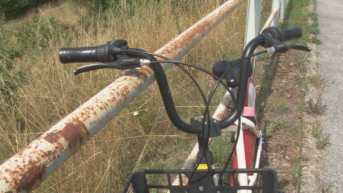 Verejnosti slúžili bez problémov, teraz ich zničili. Takýto vandalizmus vo Svidníku ešte nezažili