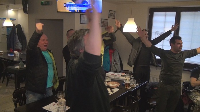 Fanúšikovia počas zápasu o bronz.