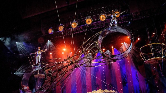 VIDEO: Potlesk v cirkuse vystriedalo hrobové ticho. Artista počas vystúpenia spadol z kolesa smrti
