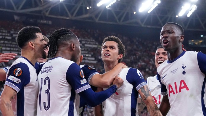 Finále Európskej ligy ovládol Tottenham. Nevydarenú sezónu zachránil ziskom titulu a zahrá si Ligu majstrov