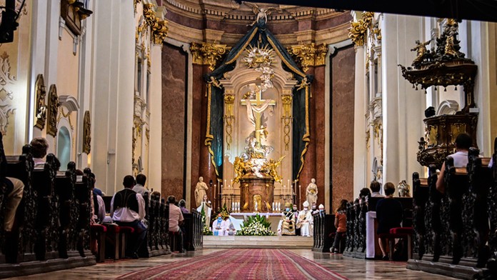 Koláž zo zásahu v Jelenci u Ľudovíta Makóa.