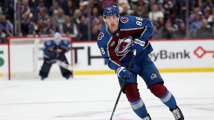 Pastrňák už nebude najlepšie plateným Čechom v NHL. Nečas dostal ponuku, ktorá sa nedala odmietnuť