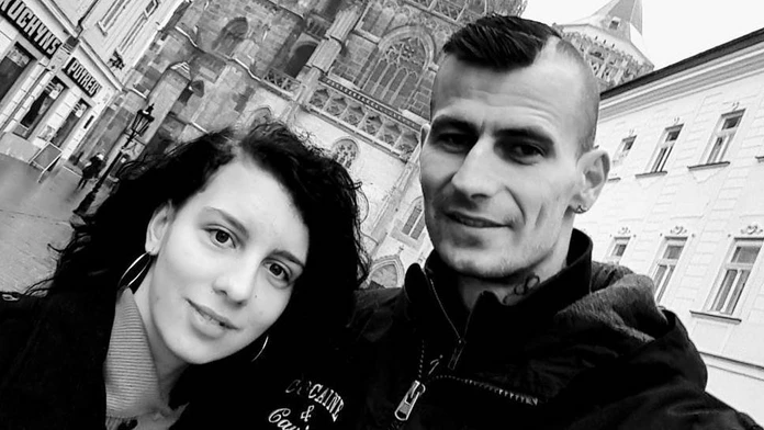 Horskí záchranári a nájdený turista, ktorý sa statil v oblasti medzi sedlom Poľany a Derešmi.