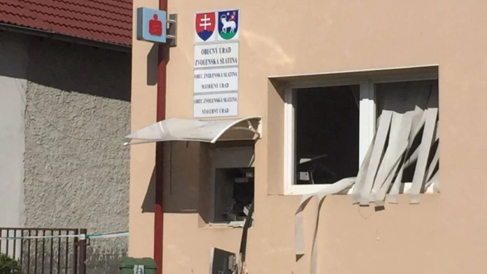Ľudia počuli nad ránom výbuch.