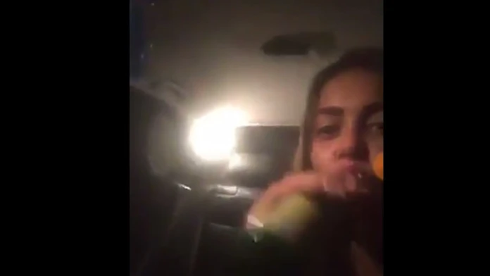 Len 16-ročná misska robila livestream počas jazdy v aute. Nakrútila vlastnú smrť