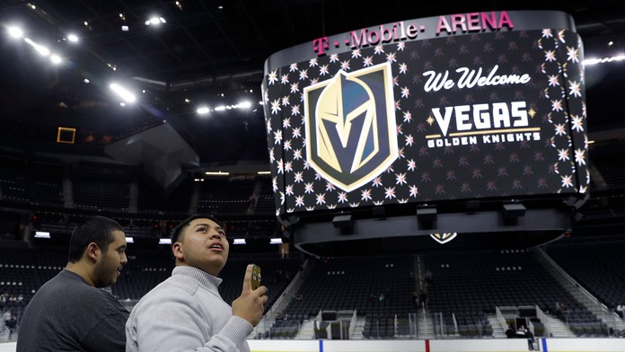 Nový klub zámorskej hokejovej NHL z Las Vegas ponesie názov "Vegas Golden Knights".