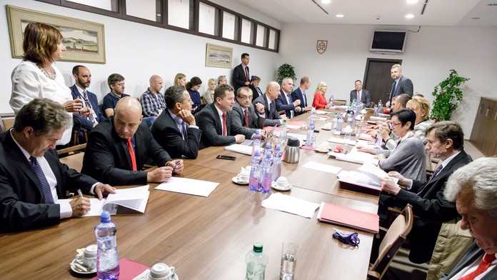 Na snímke rokovanie Výboru NR SR pre nezlučiteľnosť funkcií