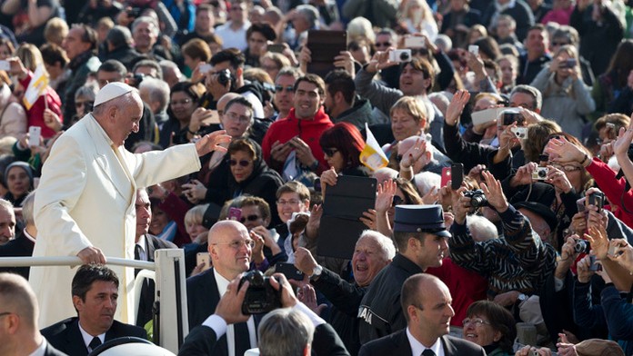 Pápež František počas generálnej audiencie vo Vatikáne.