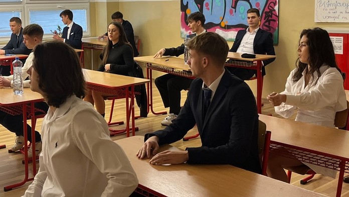 Juraj Slafkovský sa vrátil do školskej lavice. Ani draftovú jednotku neobišla maturita