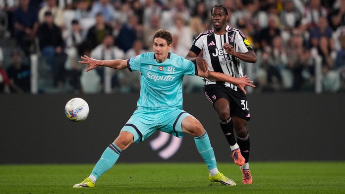 Verona bez Suslova podľahla AC Milánu, Slovák nebol ani na súpiske. Juventus stále nemá istú účasť v LM