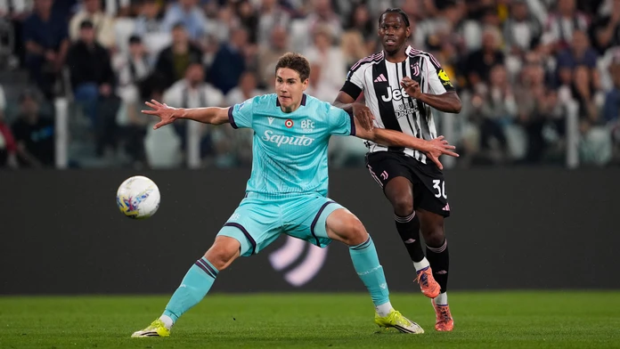 Verona bez Suslova podľahla AC Milánu, Slovák nebol ani na súpiske. Juventus stále nemá istú účasť v LM