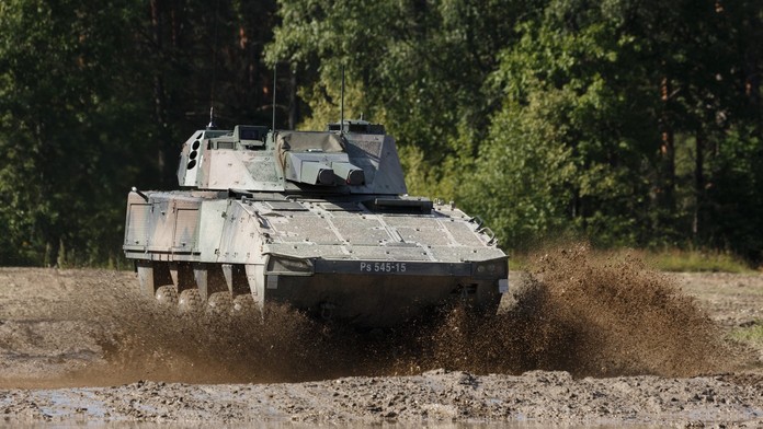 Lotyšsko dodalo Ukrajine ďalšie transportéry Patria. Tento rok majú dostať až 42 kusov