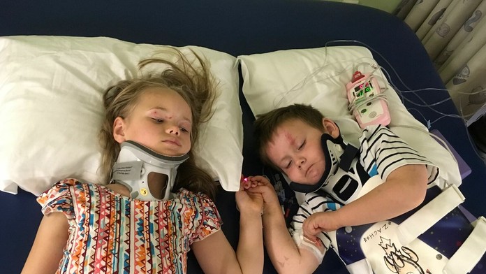 Angela a Zachary prvýkrát spolu po nehode. 