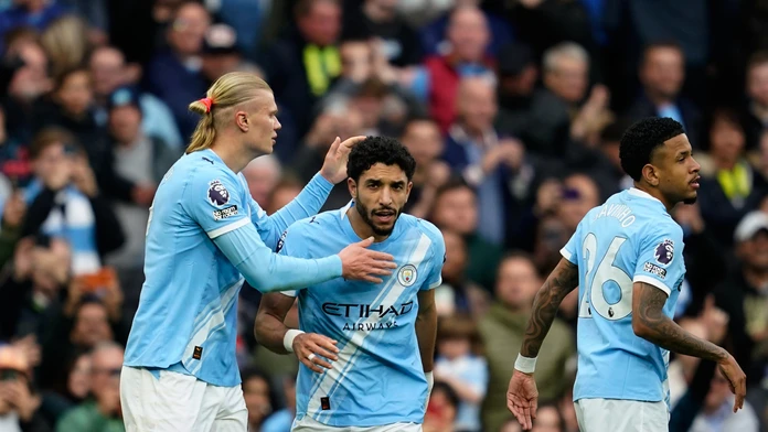 Premier League: Manchester City sa udržal v hre o titul. Chelsea si v šlágri skomplikovala boj o Európu