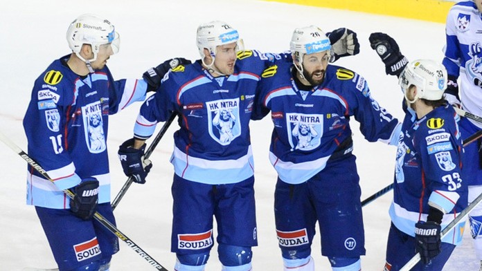 Radosť hráčov Nitry po góle proti Popradu.