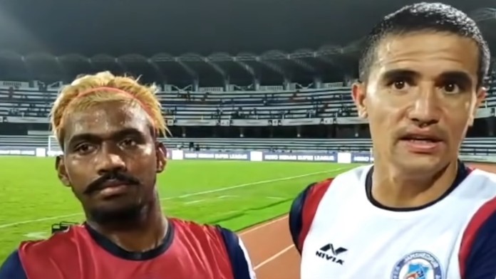 Gourav Mukhi (vľavo) s Timom Cahillom.