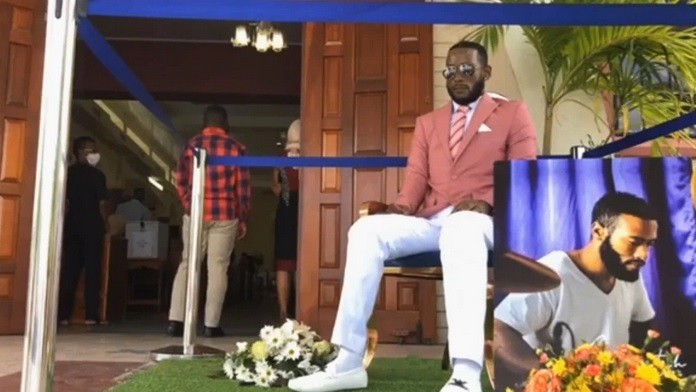 Herci z Pána profesora na nakrúcaní vianočnej pesničky