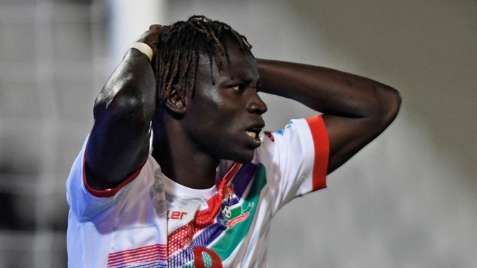 Ešte pár minút a všetci by zomreli. Let do Pobrežia Slonoviny mohol byť pre hráčov Gambie posledným