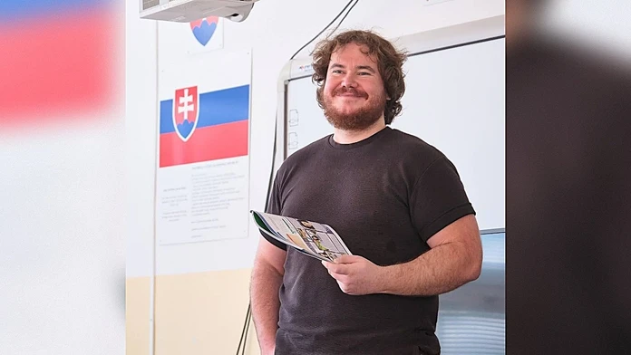 Učiteľ Andrej Klobušník učí dejepis inak. 