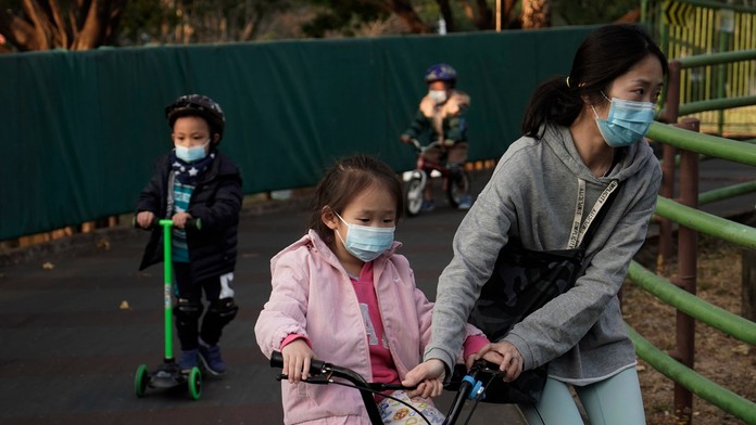 Kvôli počasu museli zasahovať už aj hasiči.