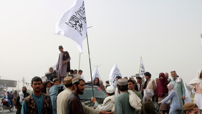 Bývalý afganský prezident Karzaj vyzval hnutie Taliban, aby umožnilo dievčatám vzdelávať sa