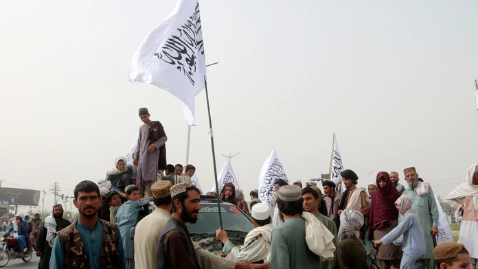 Bývalý afganský prezident Karzaj vyzval hnutie Taliban, aby umožnilo dievčatám vzdelávať sa