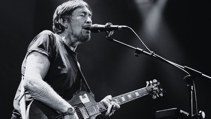 Zomrel mimoriadne populárny spevák. Jeho vianočný hit pozná každý Slovák