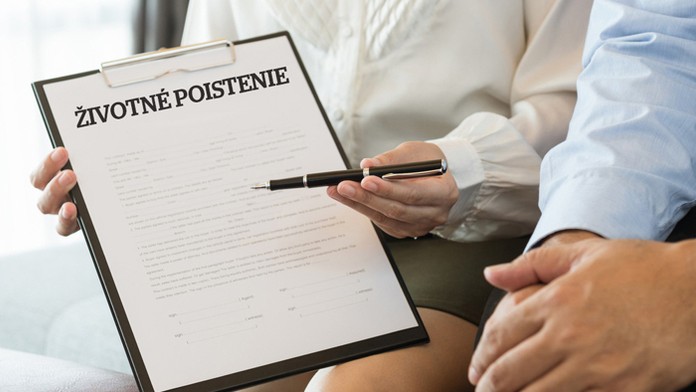 Prúdy bahna a trosiek sú plytké, obsahovali stromy aj elektrické vedenie. 